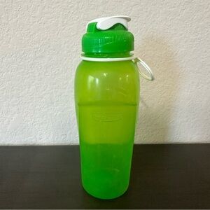 Rubbermaid Water Bottle 32 oz Green White Flip Top Reusable BPA Free Handle